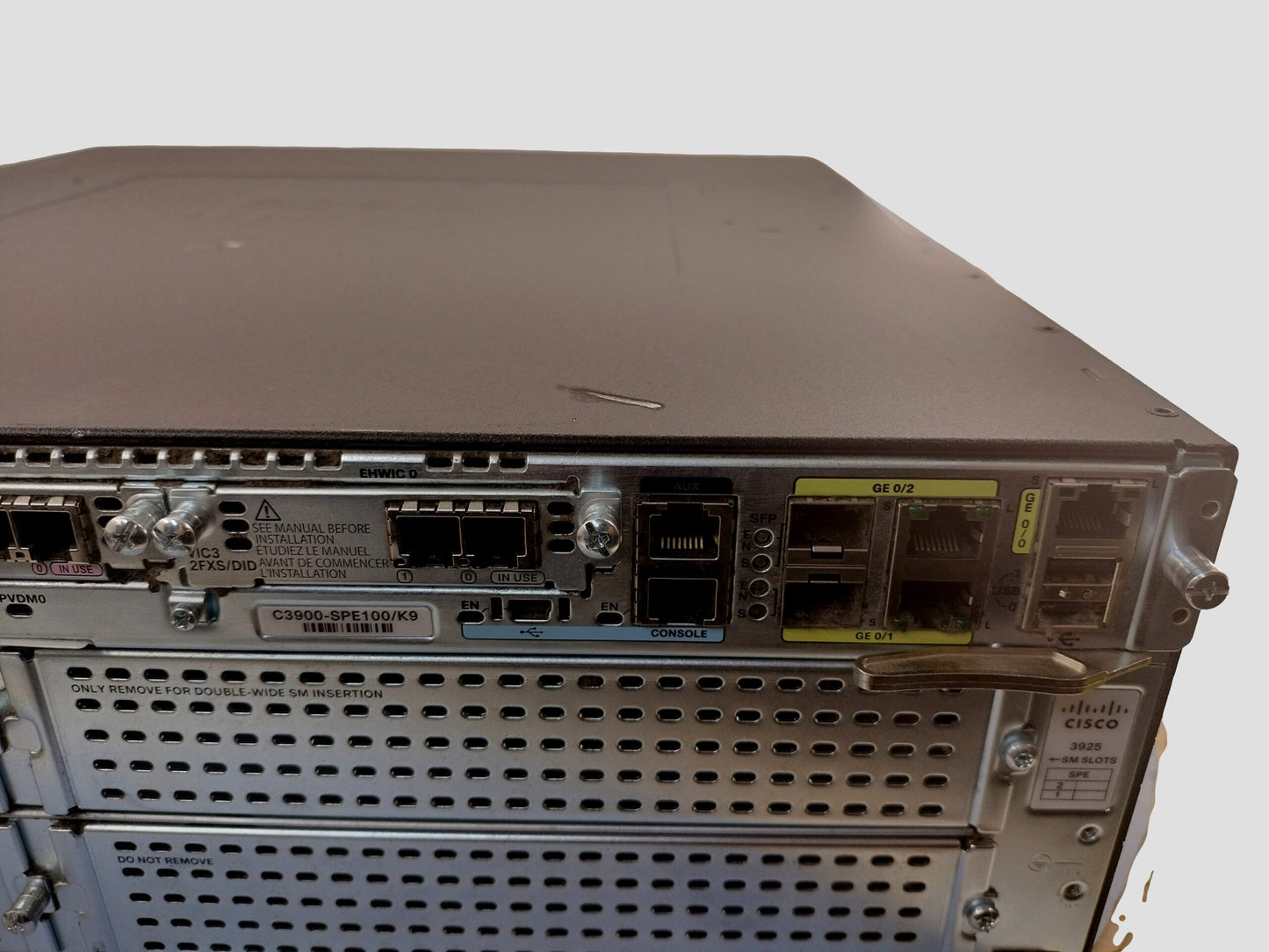 Cisco 3925 C3900-SPE100/K9 Router