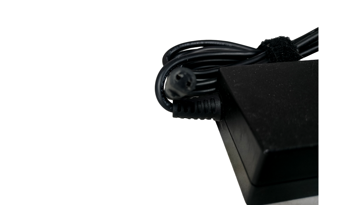 Targus Universal Laptop Charger 19.5V DC 90W APA31US No Tips