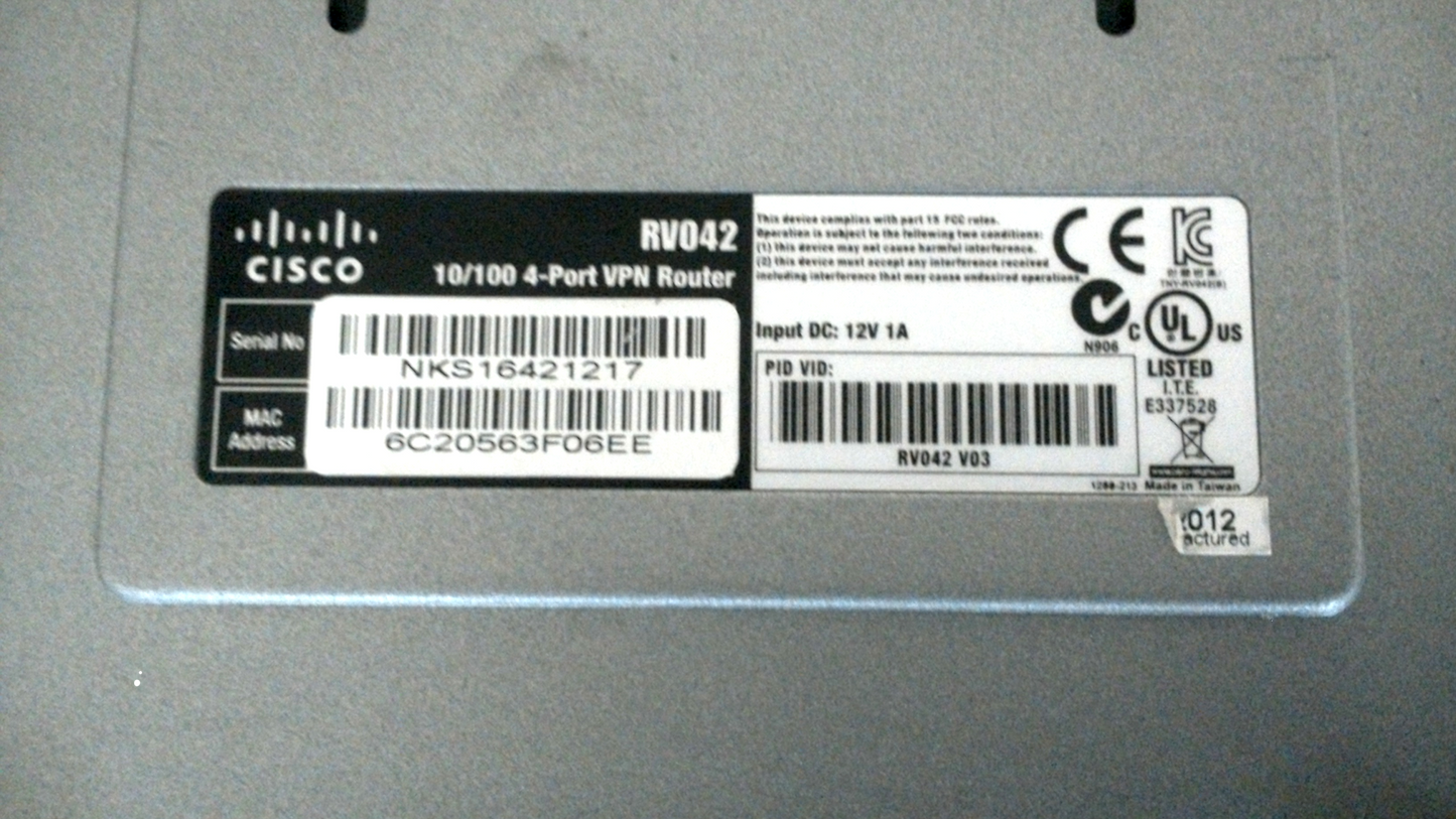 Cisco Small Business RV042 10/100 4-Port VPN Router