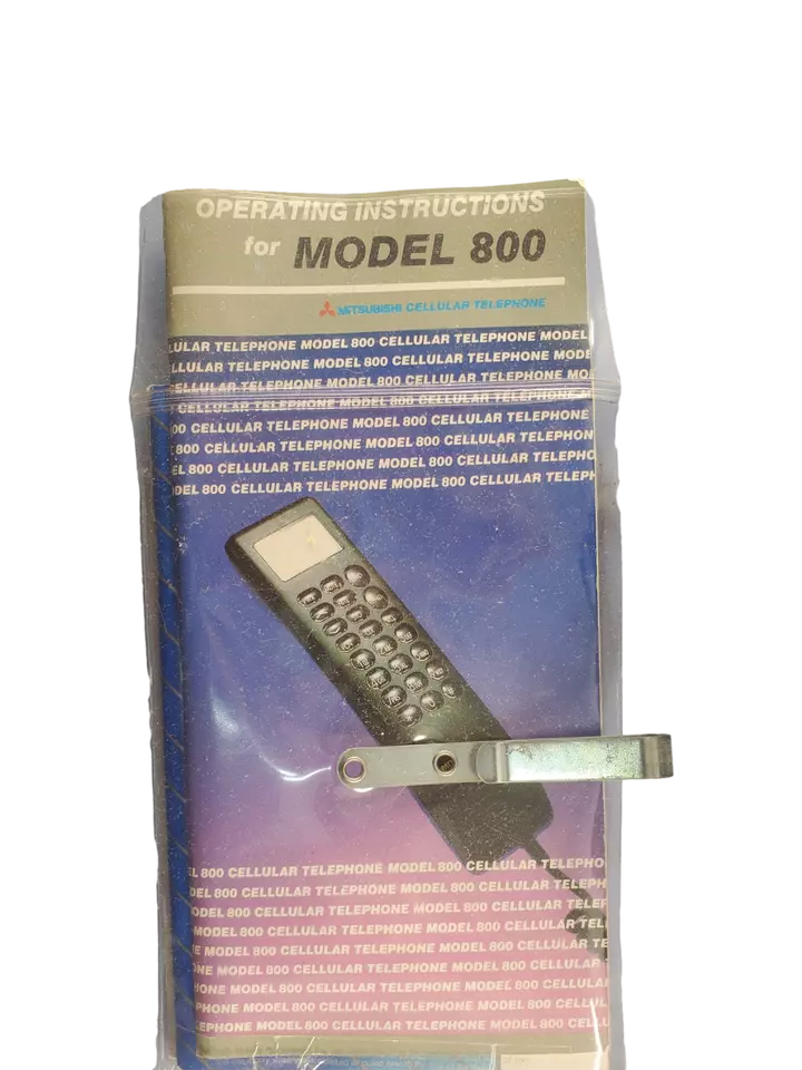Mitsubishi Portable Cellular Phone Model 800