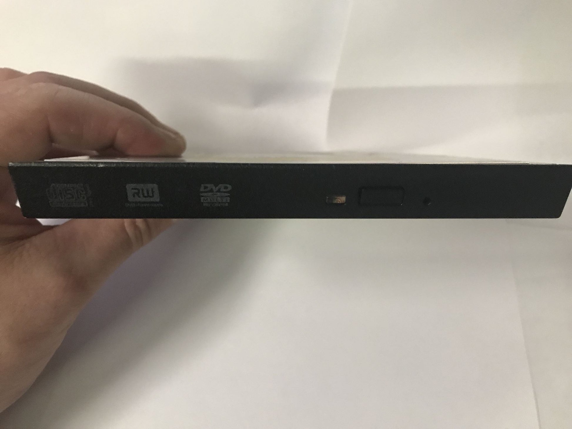 Model #UJ8B1 CD-RW/DVD+RW/ DP/N NXMNW