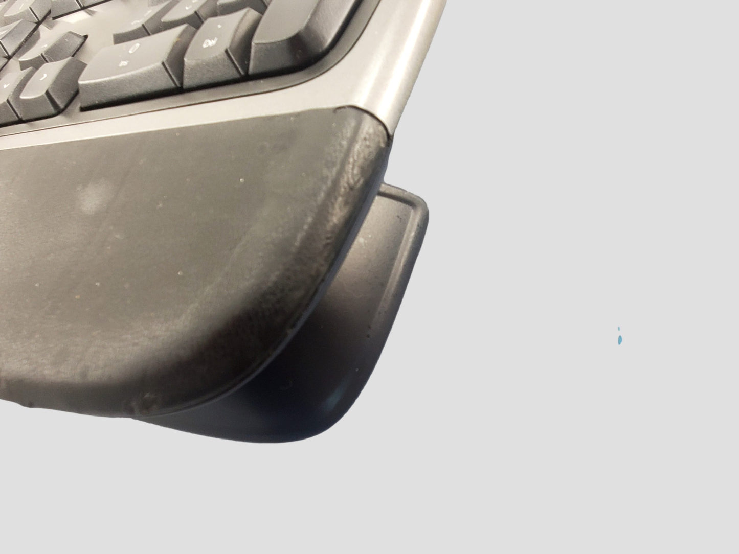 Microsoft Natural Ergonomic Keyboard 4000 v1.0 KU-0462 USB Wired with custom stand