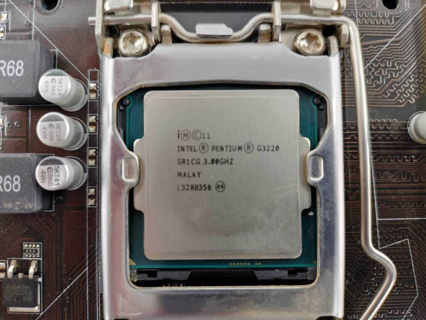 ASUS H81M-A LGA1150 DDR3 Motherboard