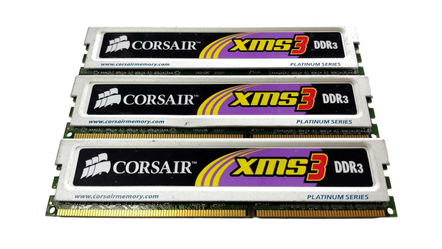 Corsair 2 GB SDRAM DDR3 1600 MHz SDRAM Memory TR3X6G1333C9