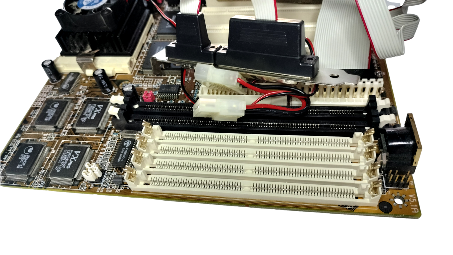 PCchips MB-M537 Socket7 Motherboard Elpina V5.1A