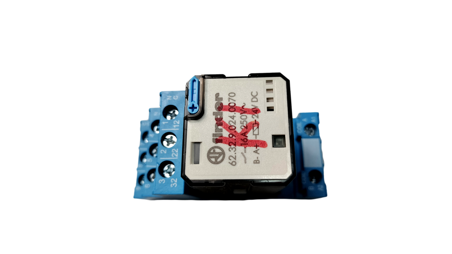 Finder 92.03 DIN mount screw terminal for 62.32/33 relay & Fuse 62.32.9.024.0070