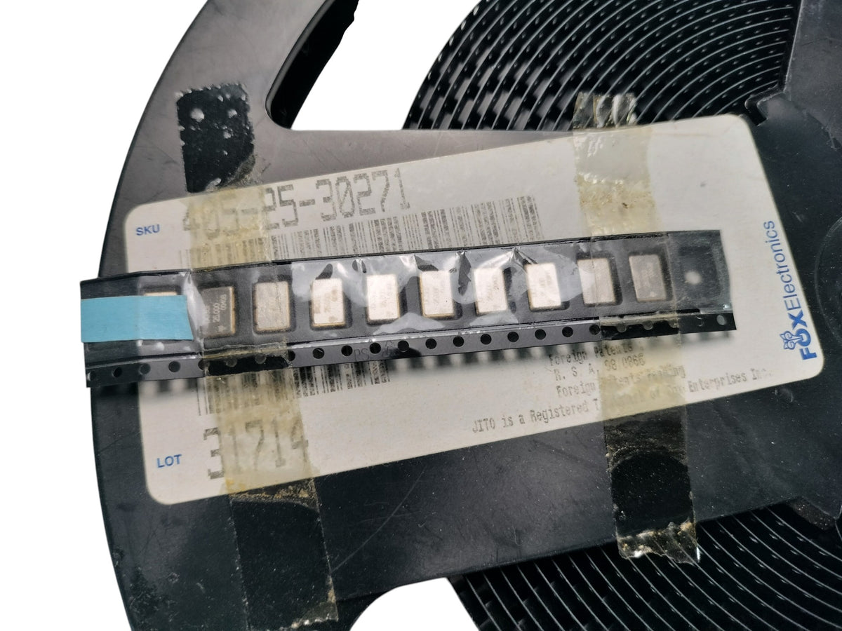 Reel of ~983 Fox Electronics 25.000 MHz 25MHz SMD Crystal Oscillators V25000AFNC