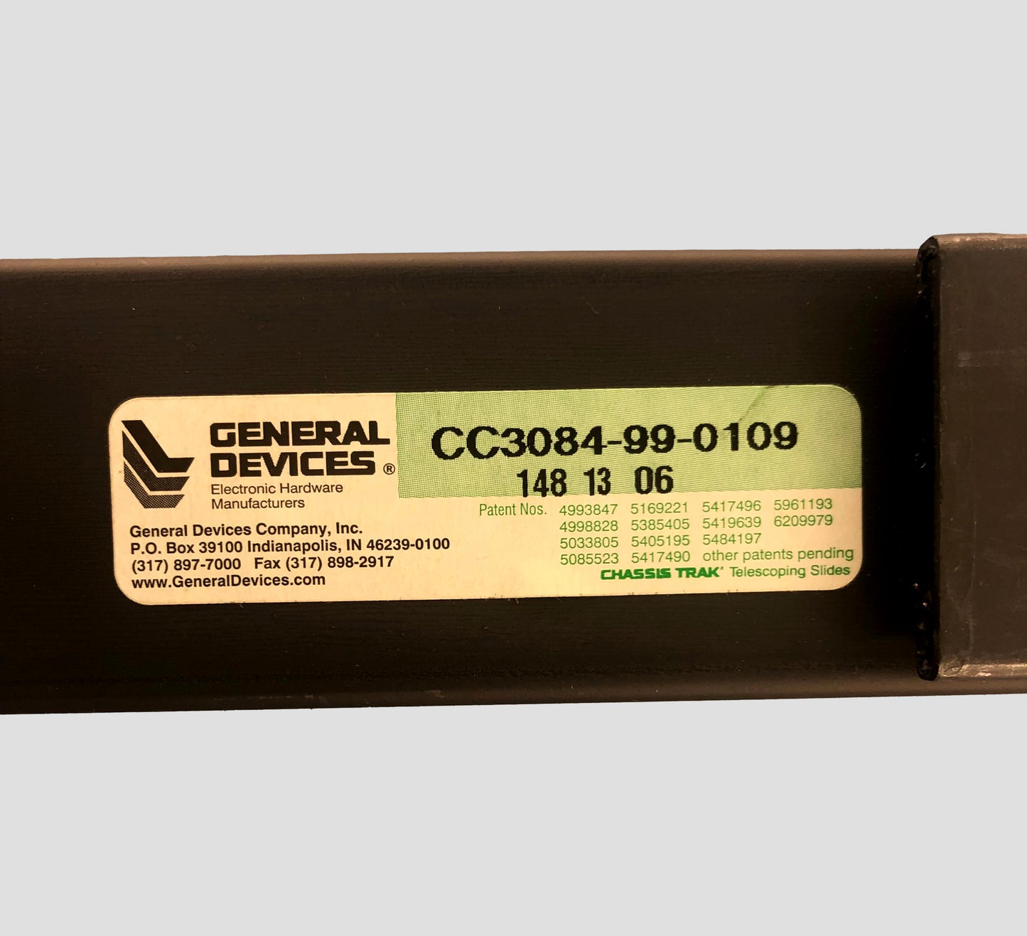 General Devices Server Rack Rails - Universal