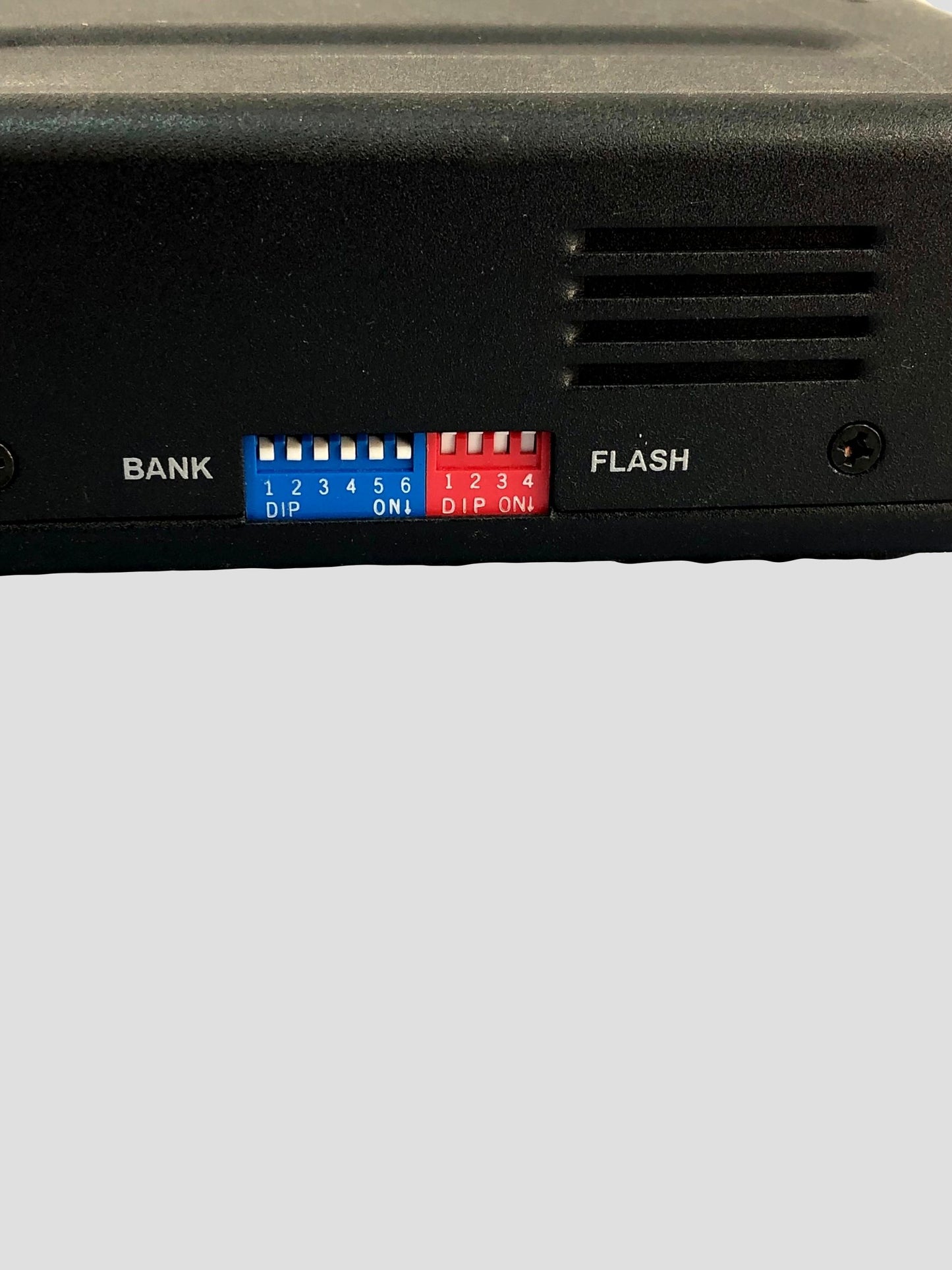 Belkin F1DZ104T OmniView SE Plus 4-Port KVM Switch