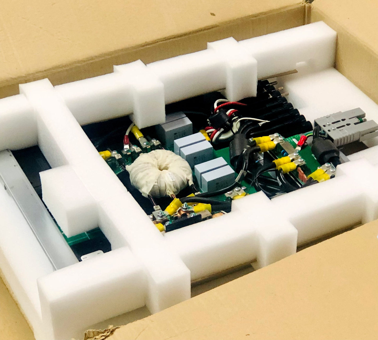 NEW APC SymMetra LX Frame Electronics Module- 200/208V SYAFSU13