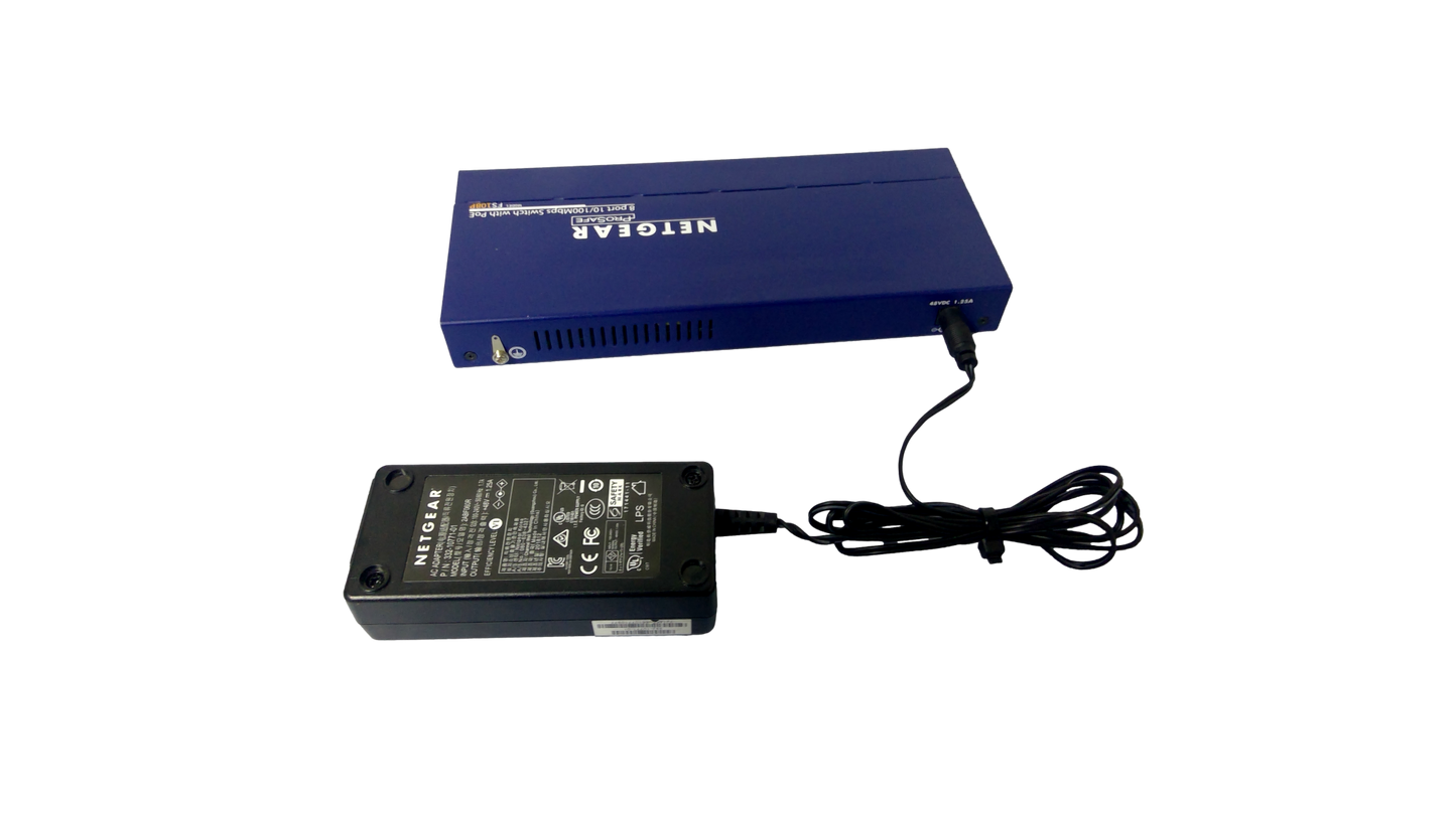 NETGEAR ProSafe 8-Port 10/100 switch W 4 PORT POE (FS108Pv3)