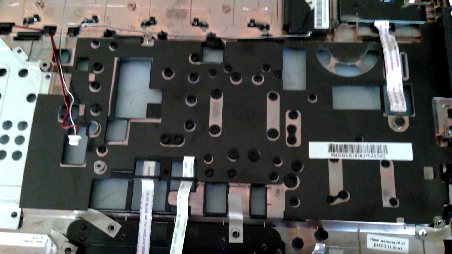 HP ENVY DV7 17.3" Laptop Palmrest Touchpad 682044-001