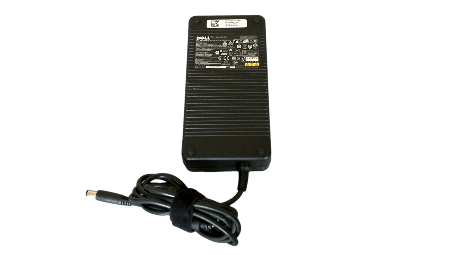 Genuine DELL D846D 210W AC Adapter 19.5V 10.8A PA-7E Family DA210PE1-00