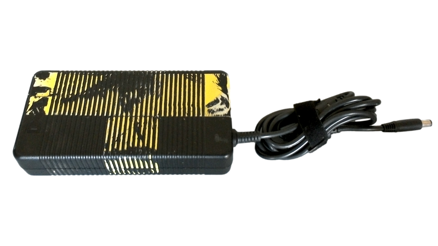 Genuine DELL D846D 210W AC Adapter 19.5V 10.8A PA-7E Family DA210PE1-00