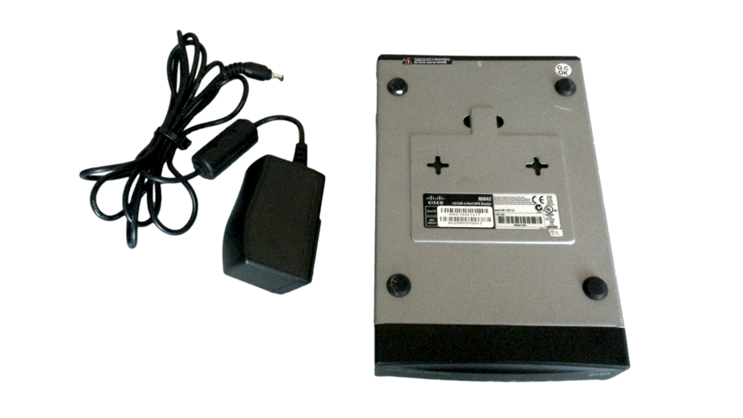 Cisco Small Business RV042 10/100 4-Port VPN Router